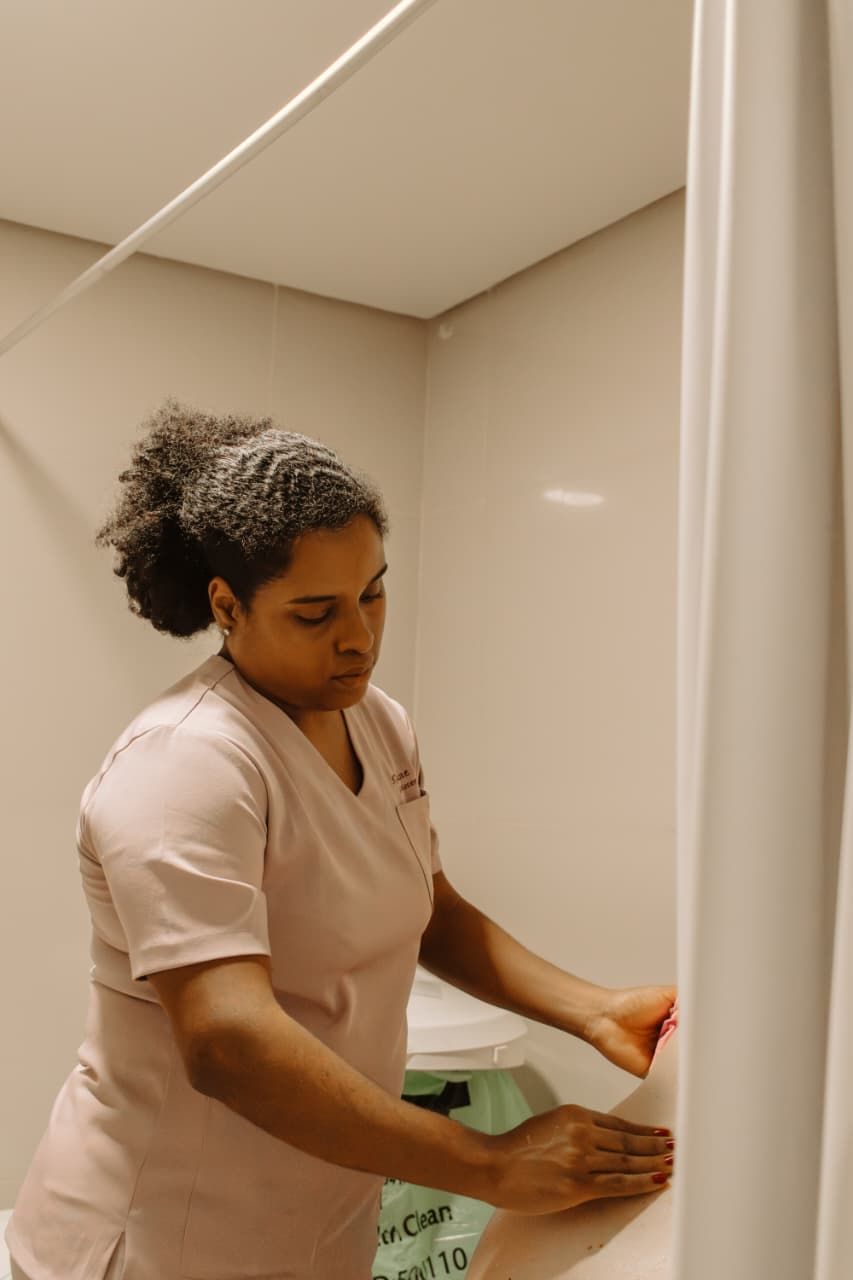 Doula em momento de cuidado